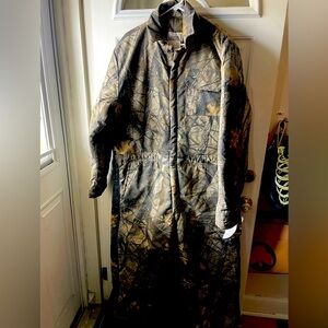 Realtree camouflage hunting coveralls new with tags